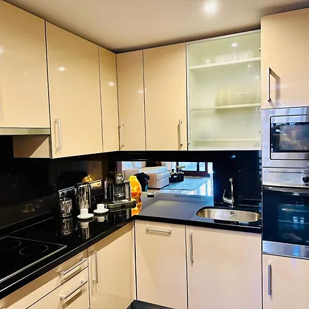 Sunny Sea Oasis - Apartamento *