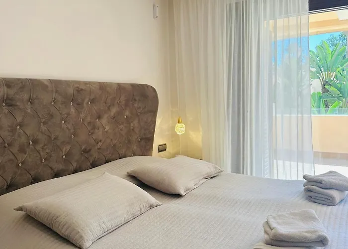 Sunny Sea Oasis - Apartment *